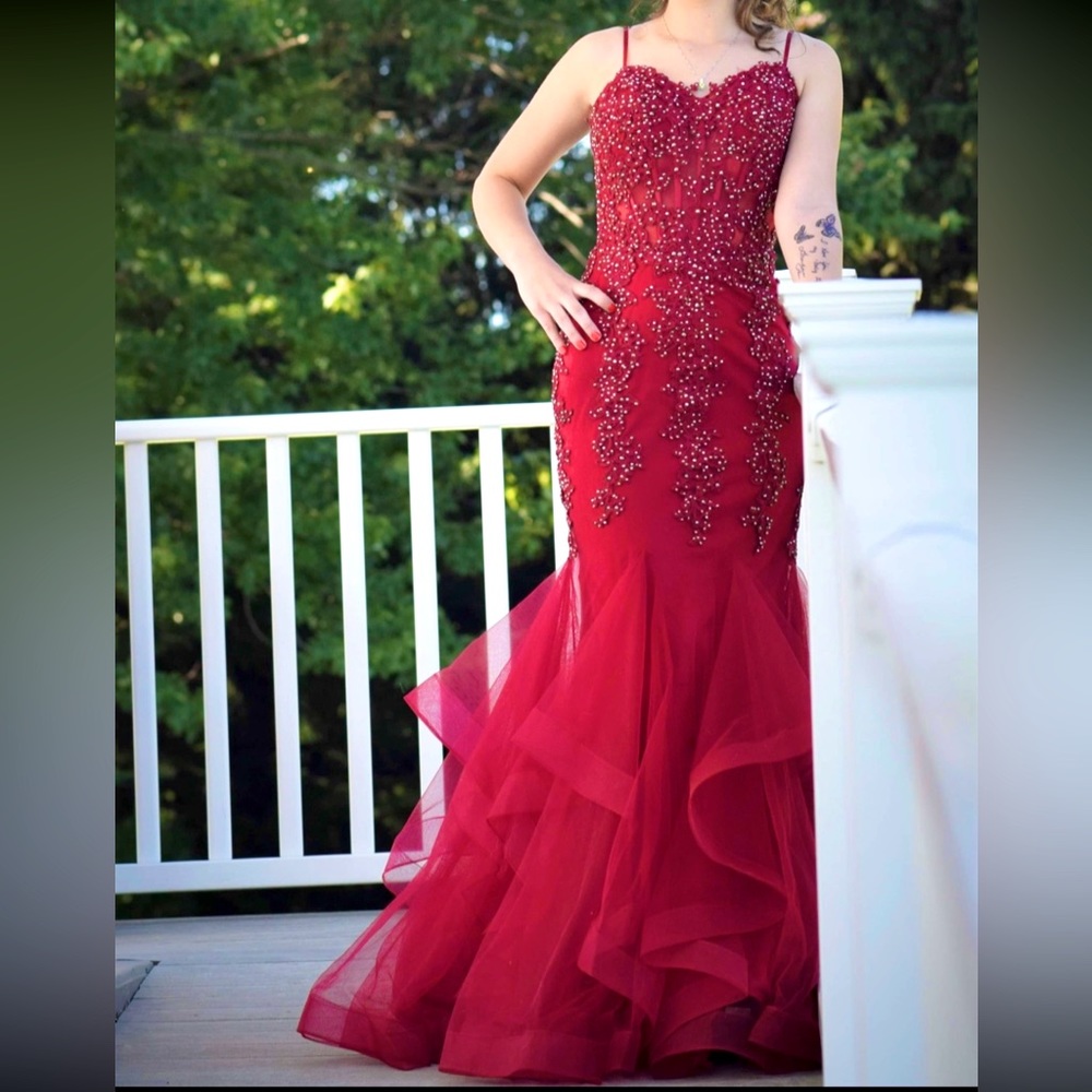Prom Dress! Only worn for pictures!